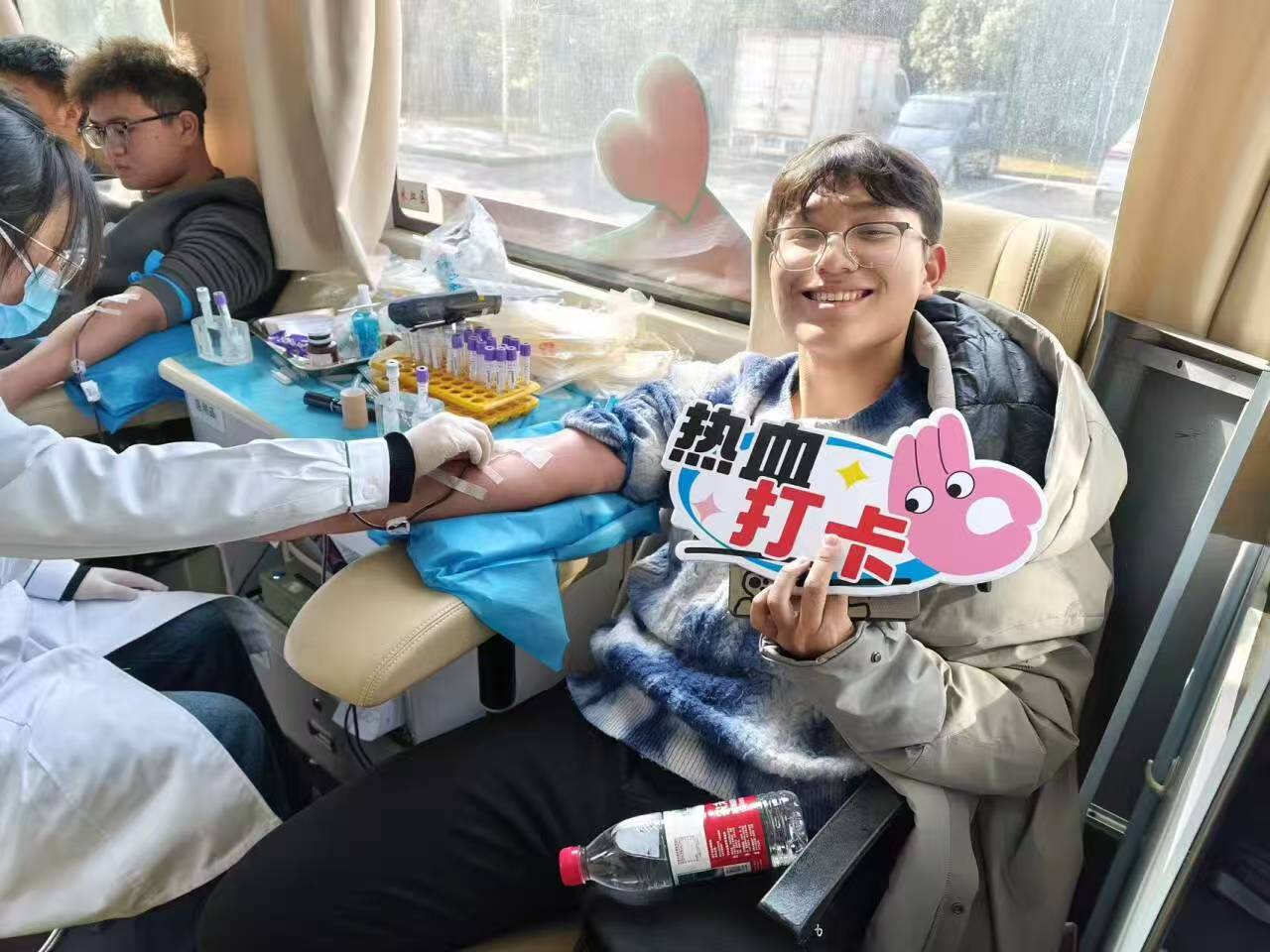 b08f9c95490f44a09ca28bdb1924aa8c.jpg b08f9c95490f44a09ca28bdb1924aa8c.jpg