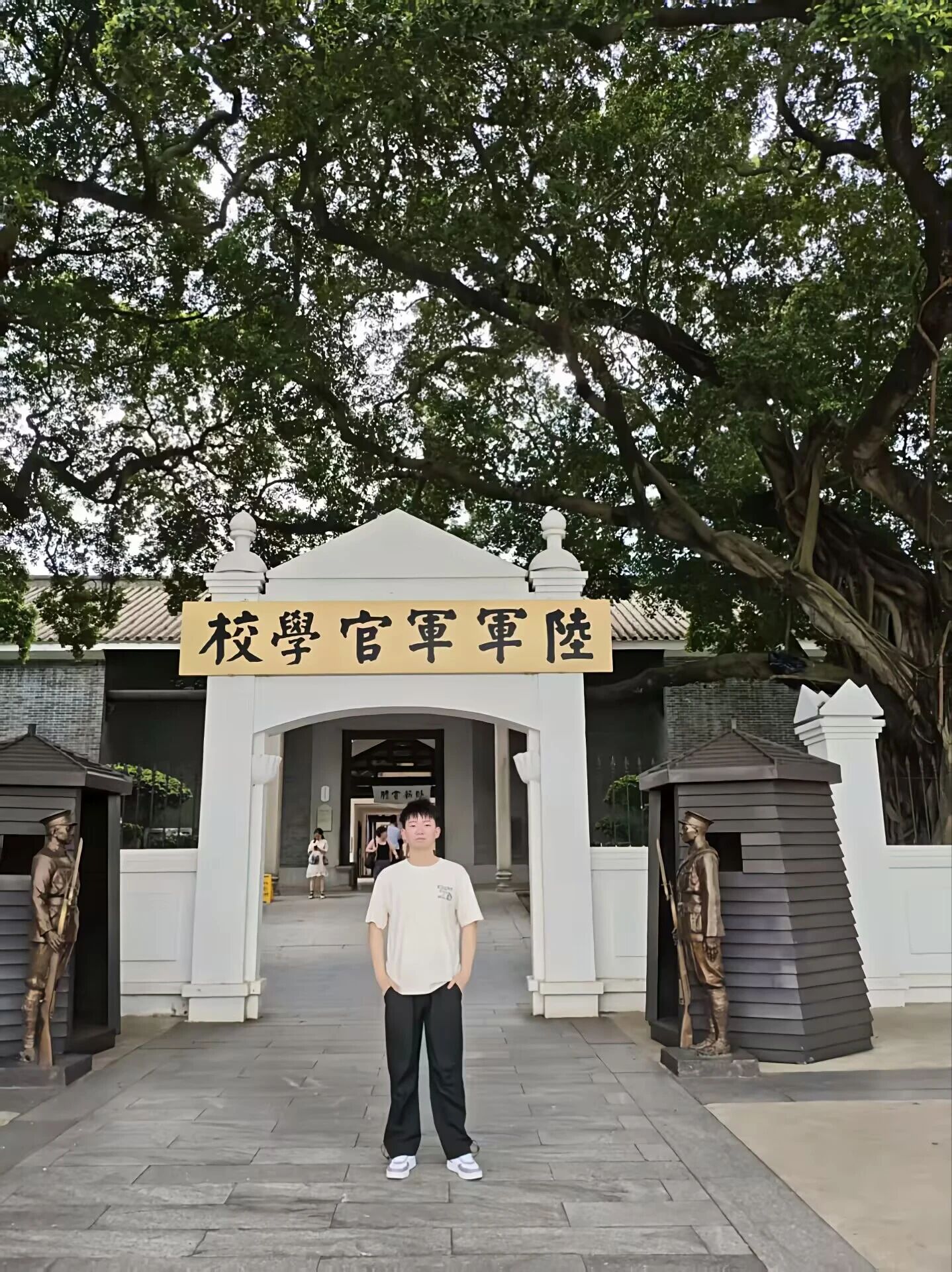 67ca19523a59432ca80e77b7386e8fbd.jpg 67ca19523a59432ca80e77b7386e8fbd.jpg